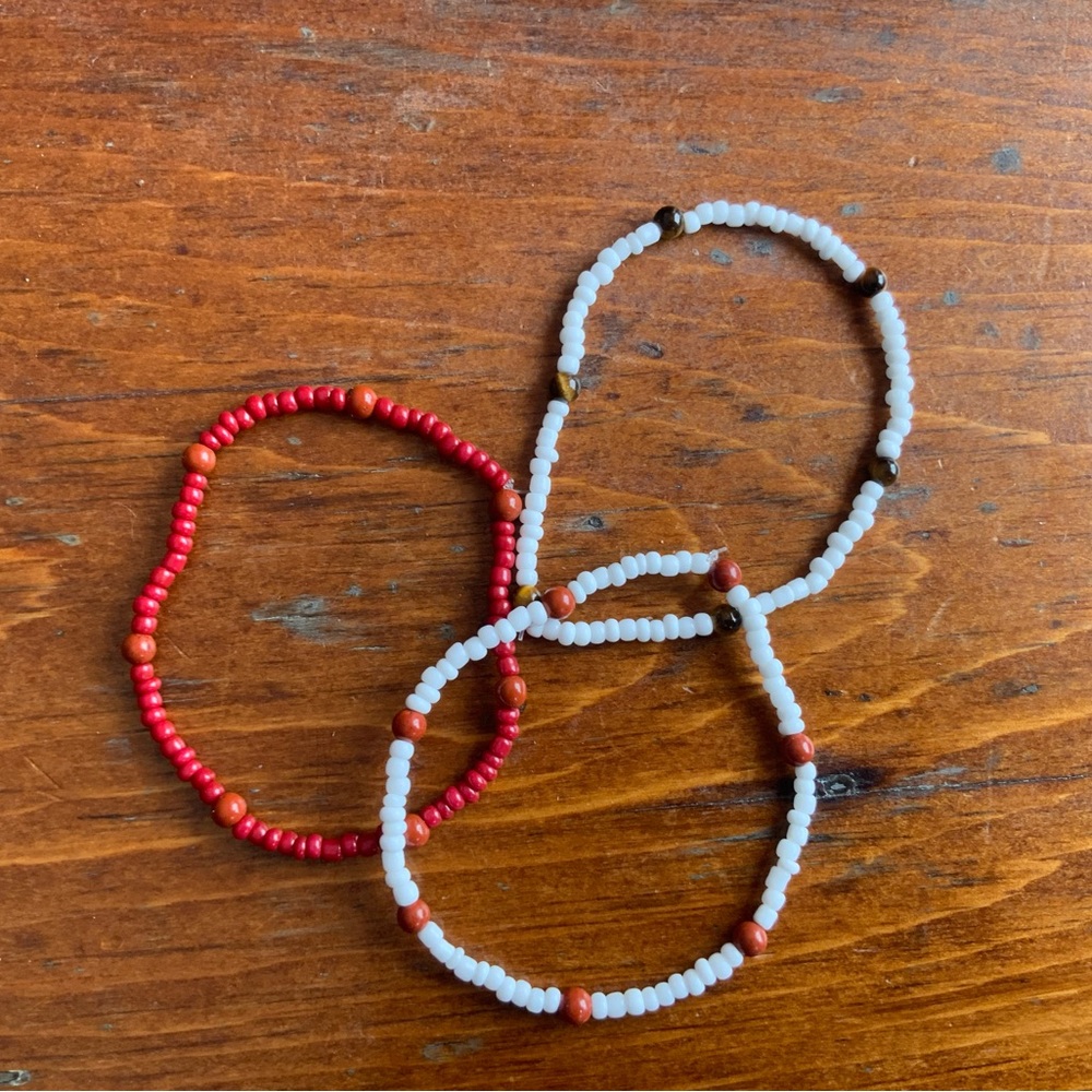 Elegant Beaded Bracelet Set - Red and White